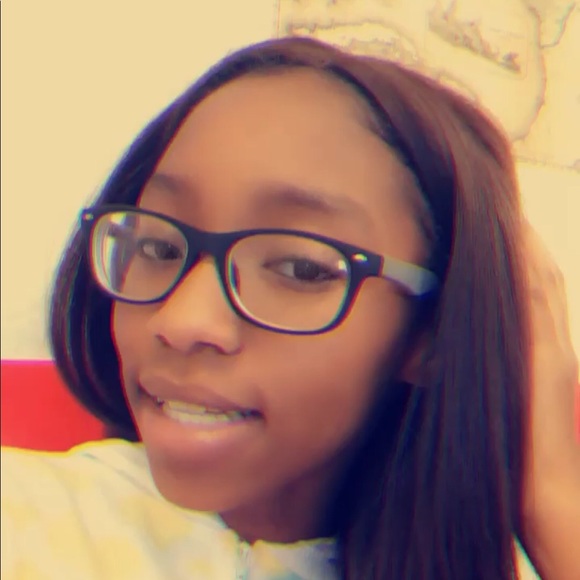 Meet your Posher, Edith - Picture 1 of 1